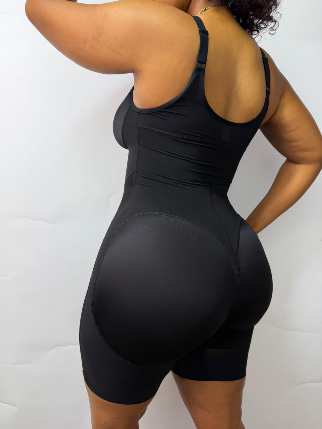 Breathable seamless comfortable full Faja with a Bra