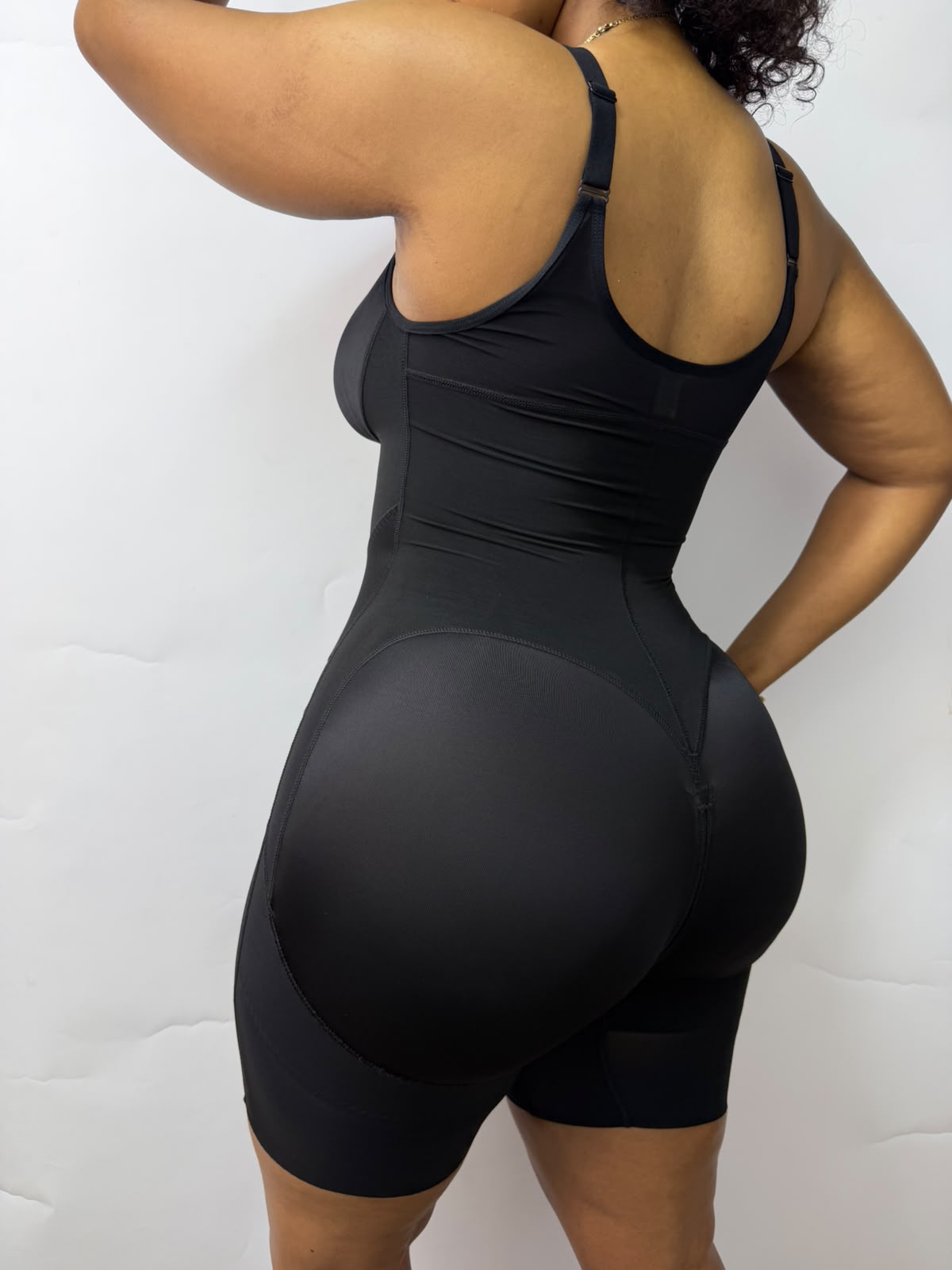 Breathable seamless comfortable full Faja with a Bra