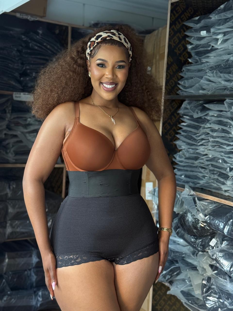 Highwaist bum enhancer panty