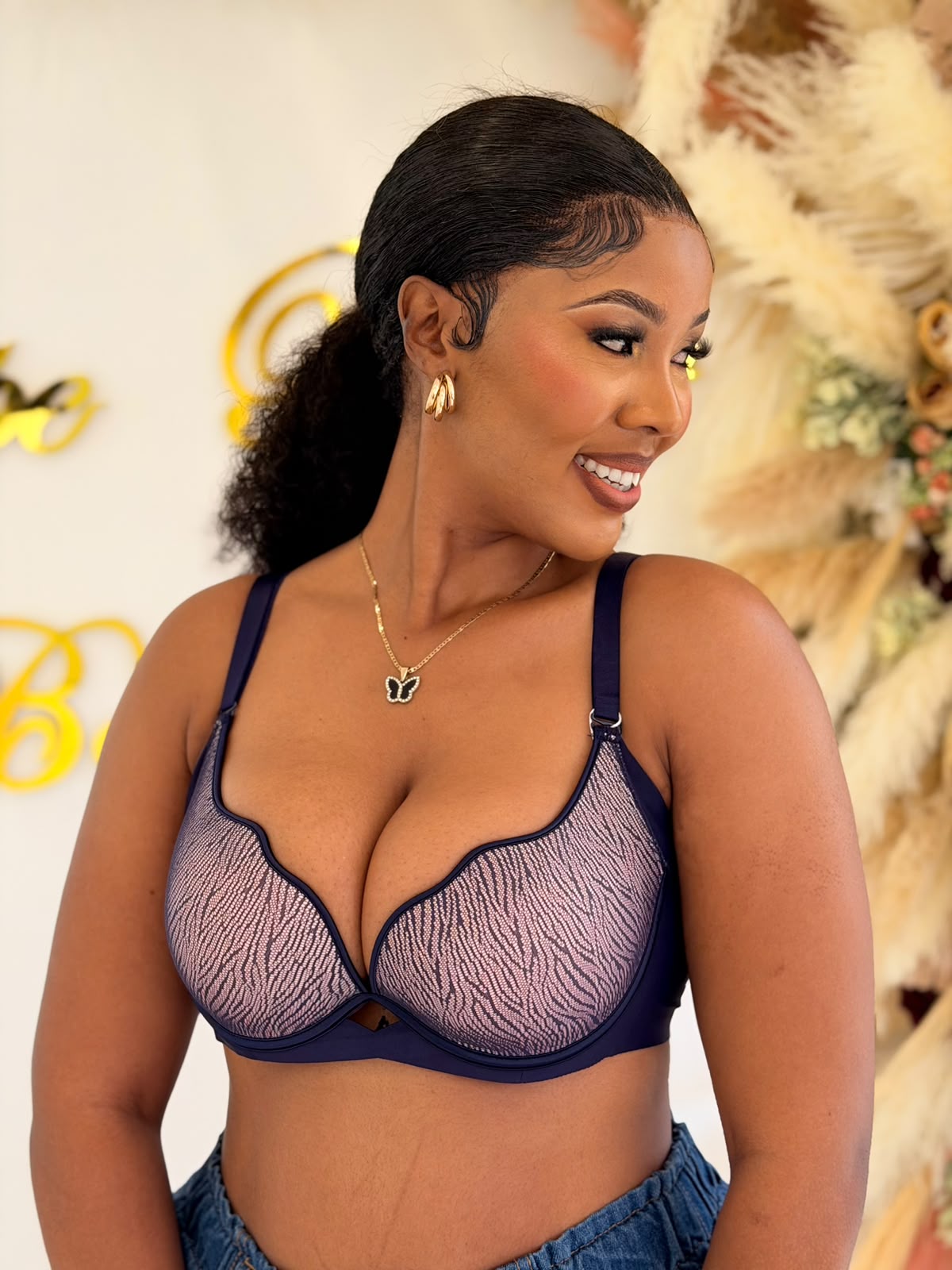 Quality Plunged Bras