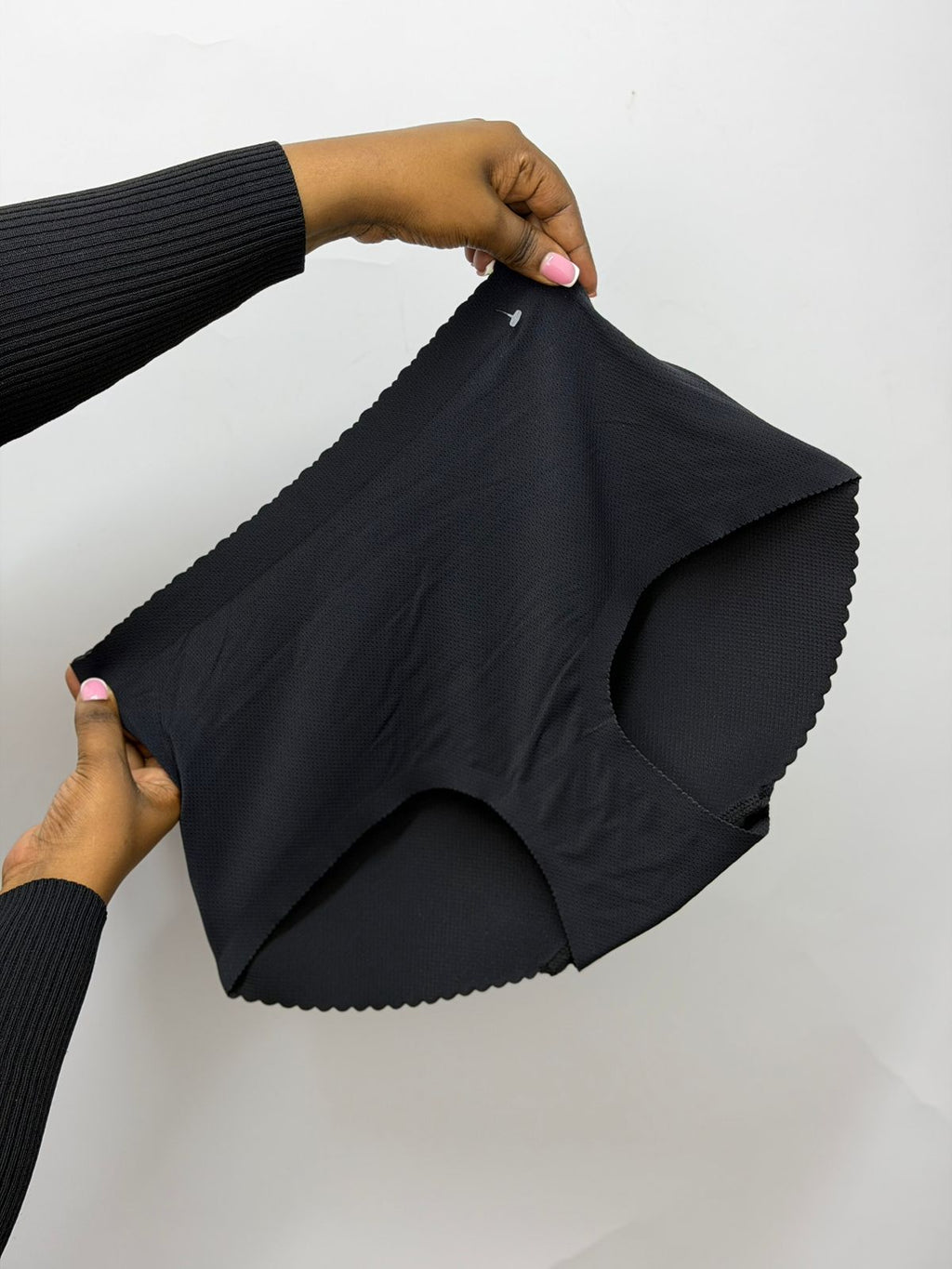 Seamless bum enhancer panty