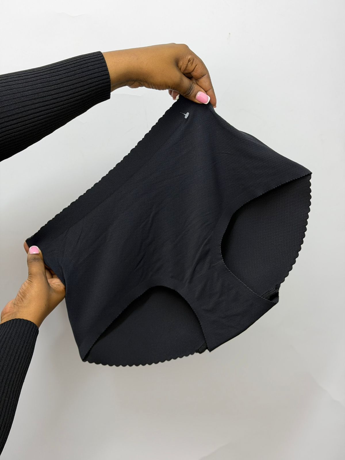 Seamless bum enhancer panty