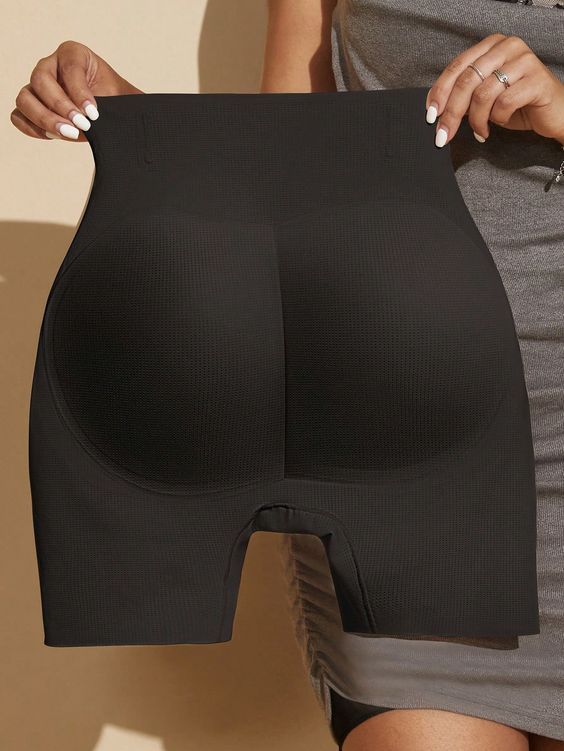 Seamless bum enhancer short