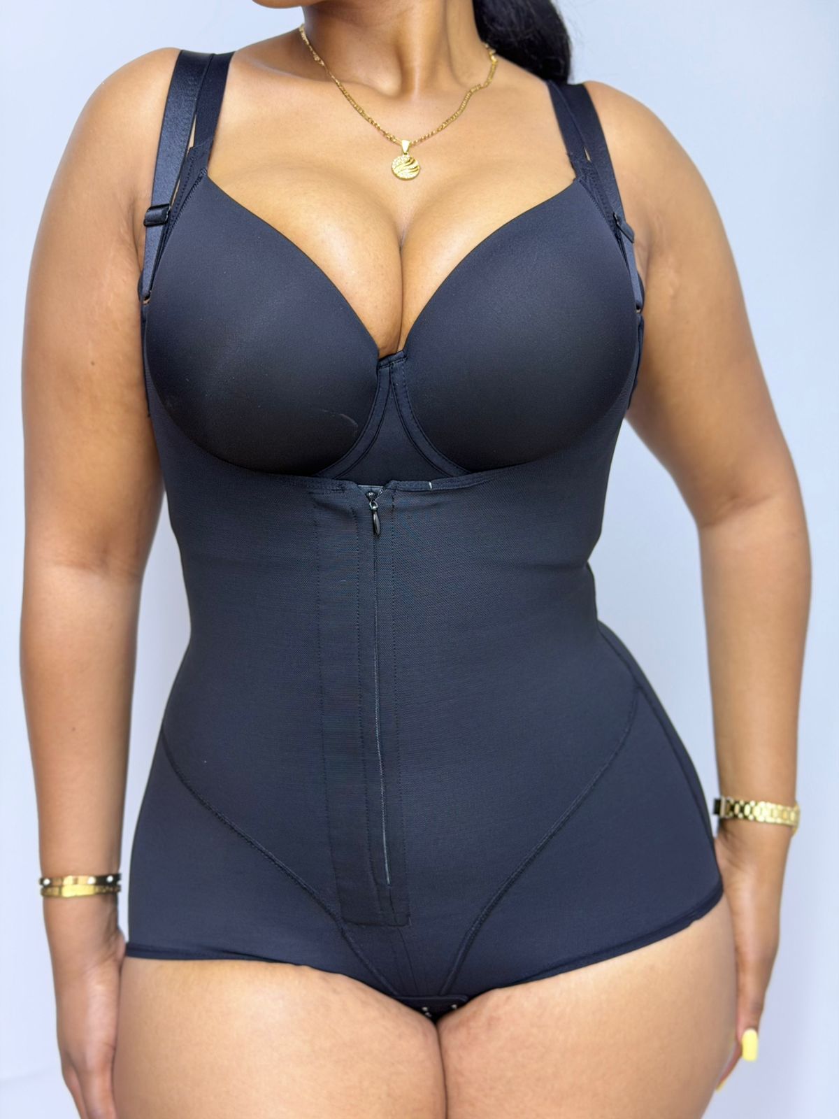 Triple layer zipper body Faja