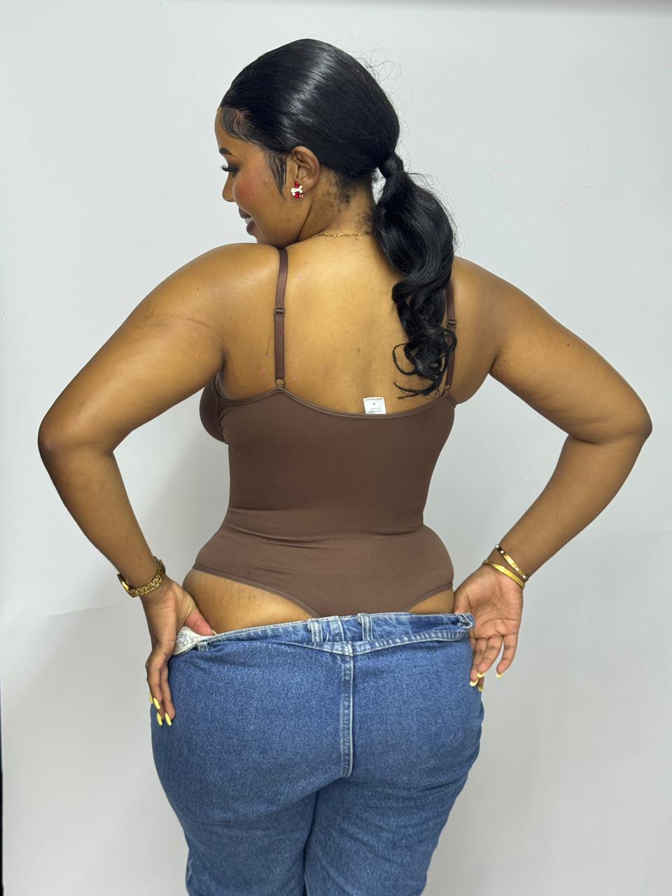 Uplunged thong bodysuit shapewear